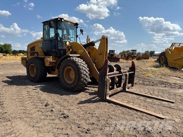 CAT 930M Фронтальные погрузчики