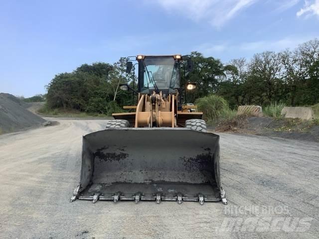 CAT 938H Фронтальные погрузчики