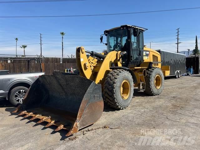 CAT 938M Фронтальные погрузчики