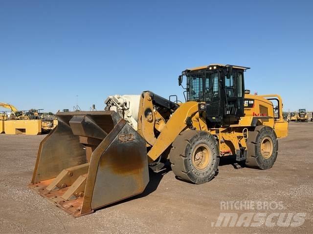 CAT 938M Фронтальные погрузчики