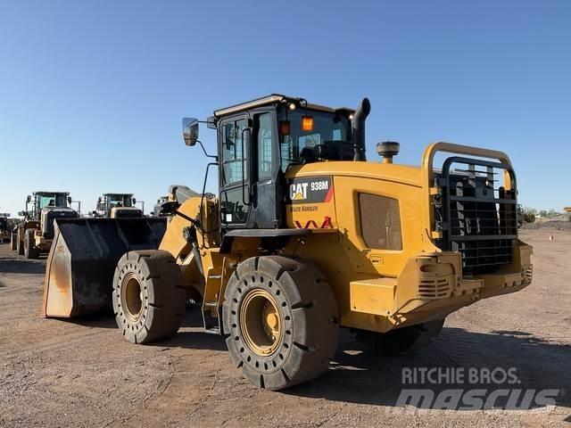 CAT 938M Фронтальные погрузчики
