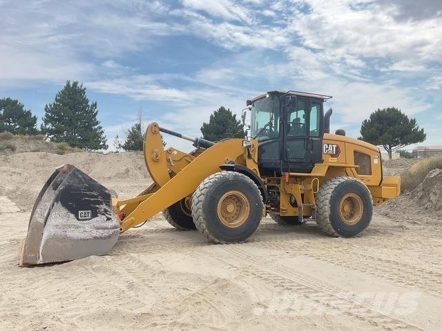 CAT 938M Фронтальные погрузчики