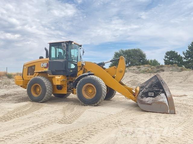 CAT 938M Фронтальные погрузчики