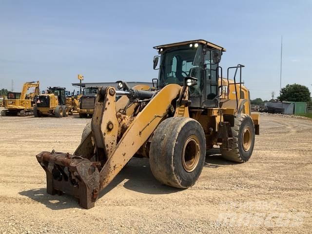 CAT 950M Фронтальные погрузчики