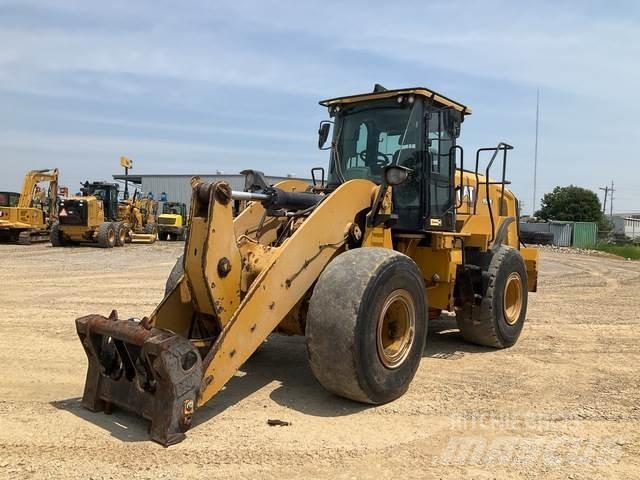 CAT 950M Фронтальные погрузчики
