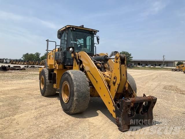 CAT 950M Фронтальные погрузчики