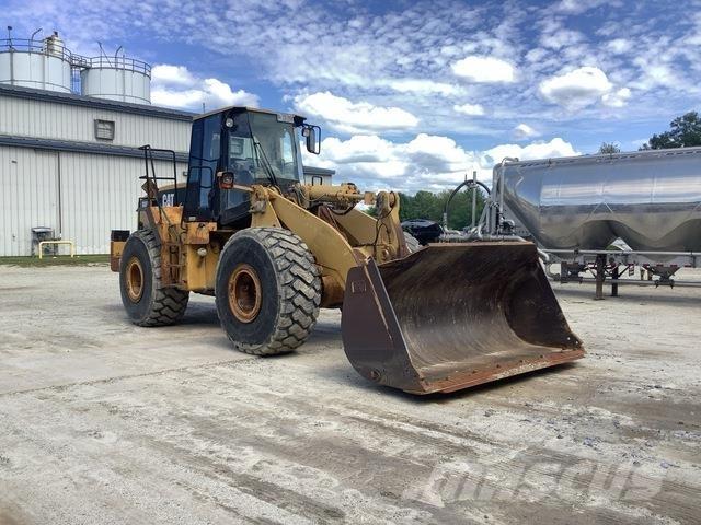 CAT 966G Фронтальные погрузчики