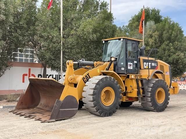 CAT 966L Фронтальные погрузчики