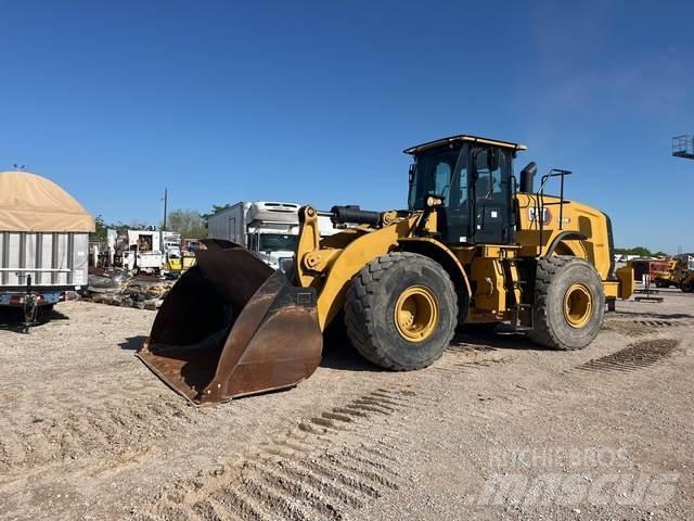 CAT 966M Фронтальные погрузчики