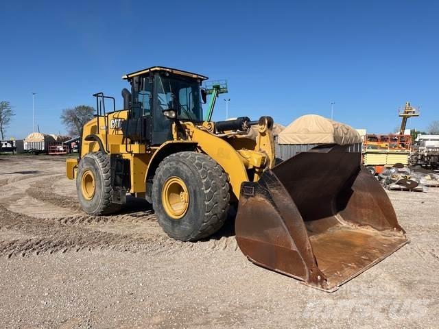 CAT 966M Фронтальные погрузчики