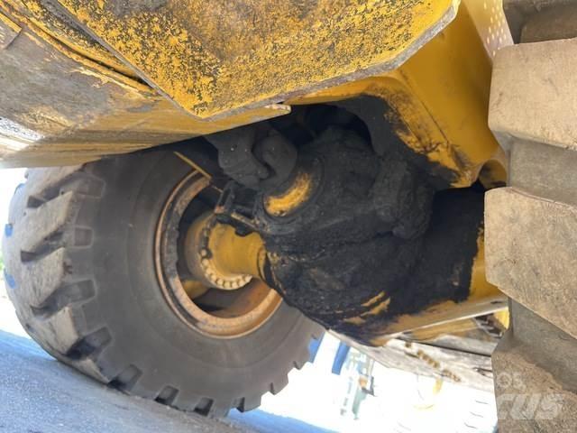 CAT 988G Фронтальные погрузчики