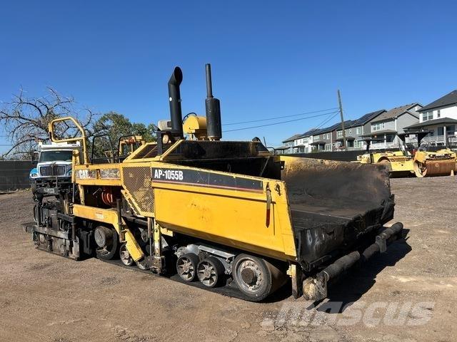 CAT AP-1055B Асфальтоукладчики