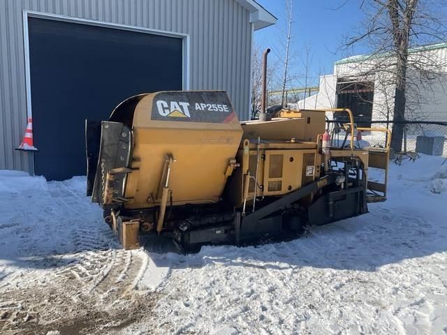 CAT AP255E Асфальтоукладчики