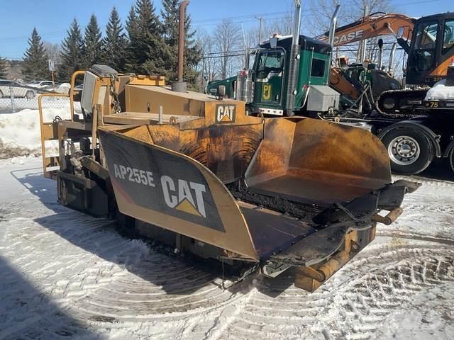 CAT AP255E Асфальтоукладчики