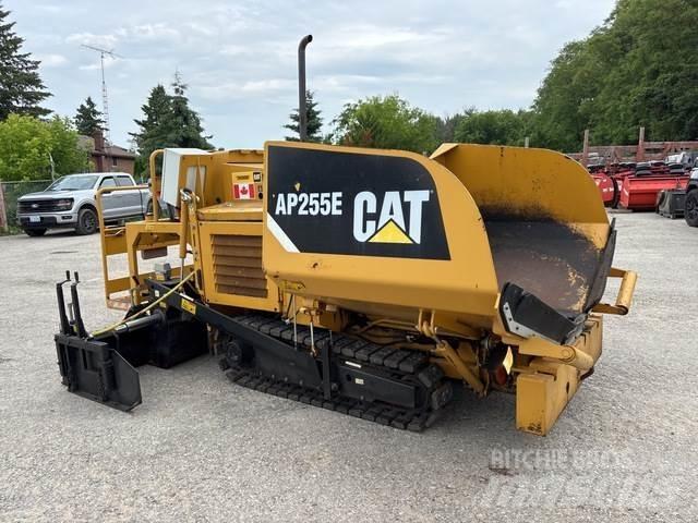 CAT AP255E Асфальтоукладчики