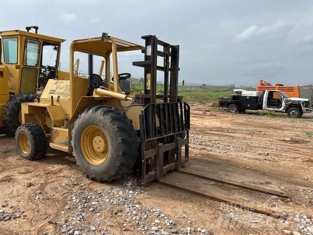 CAT C0610106 Внедорожные погрузчики