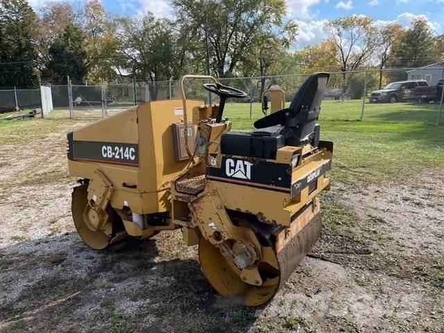 CAT CB-214C Катки тротуарные