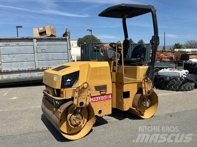 CAT CB24 Катки тротуарные