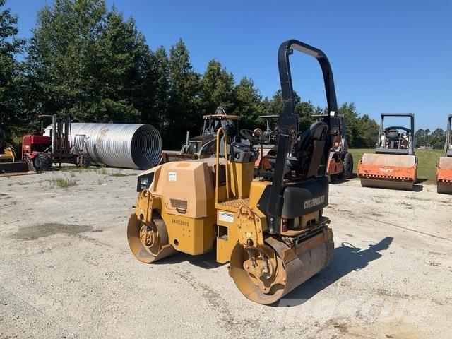CAT CB24 Катки тротуарные