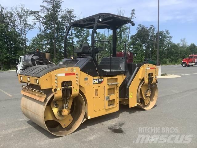 CAT CB44B Катки тротуарные