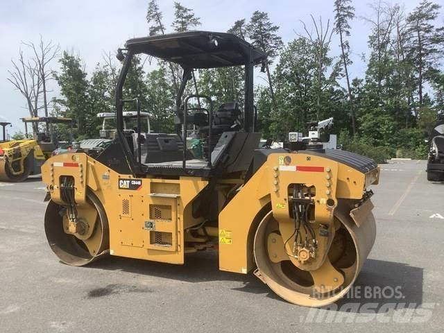 CAT CB44B Катки тротуарные