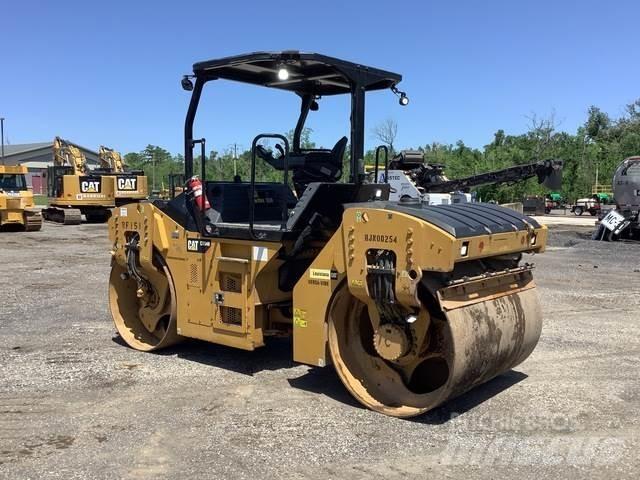 CAT CB54B Катки тротуарные