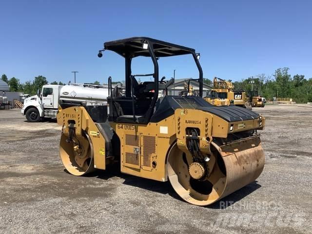 CAT CB54B Катки тротуарные