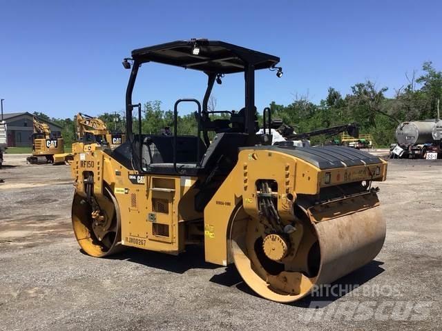 CAT CB54B Катки тротуарные