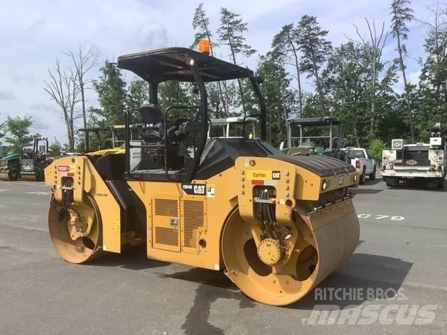 CAT CB54B Катки тротуарные
