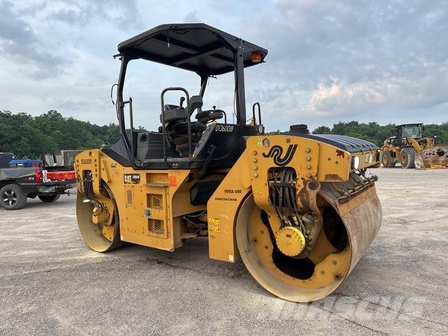 CAT CB54B Катки тротуарные