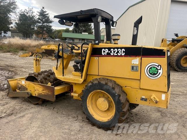 CAT CP-323C Грунтовые катки
