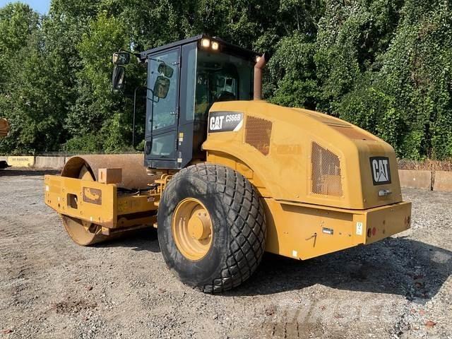 CAT CS66B Грунтовые катки