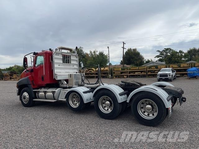 CAT CT660 Седельные тягачи