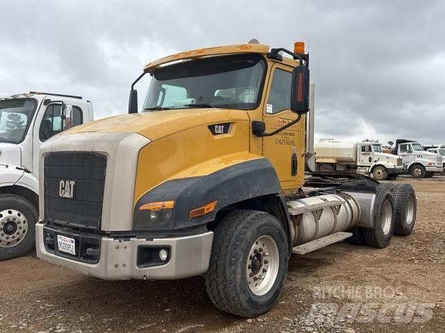 CAT CT660S Седельные тягачи