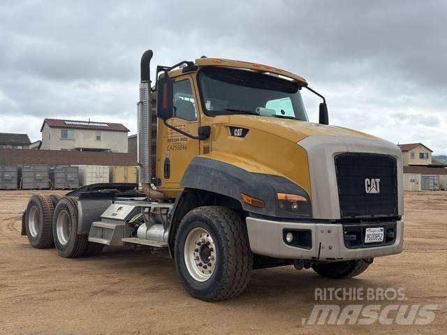 CAT CT660S Седельные тягачи