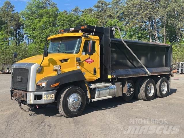 CAT CT660S Грузовики-Самосвалы