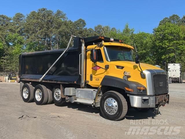 CAT CT660S Грузовики-Самосвалы