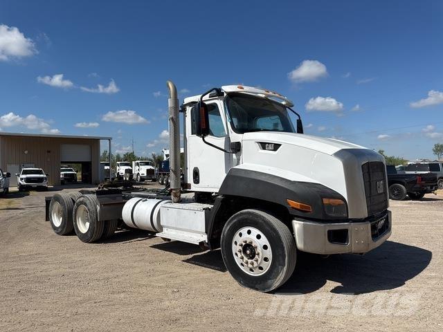 CAT CT660S Седельные тягачи