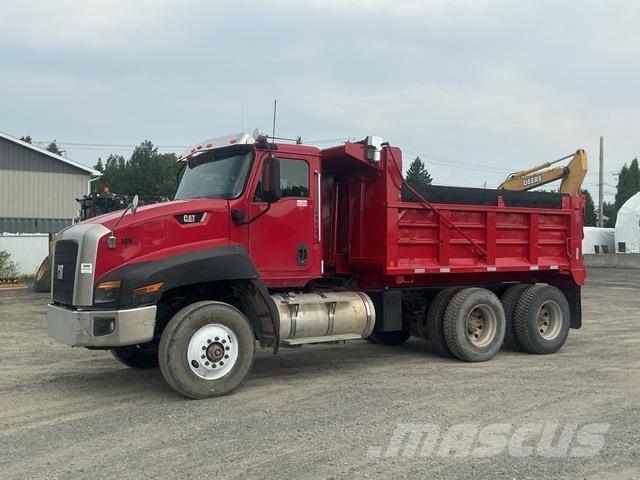 CAT CT660S Грузовики-Самосвалы