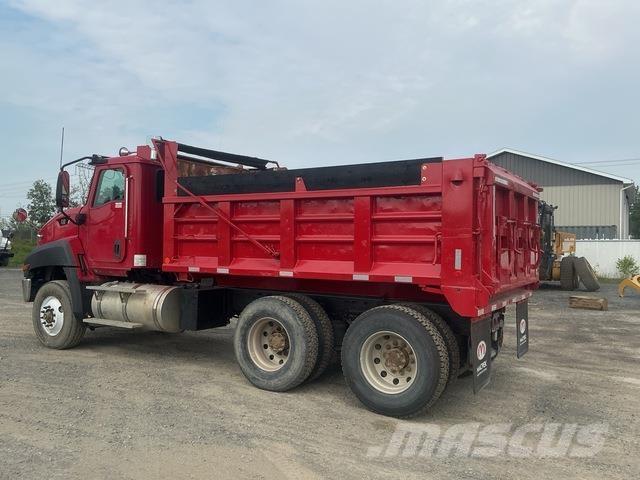 CAT CT660S Грузовики-Самосвалы