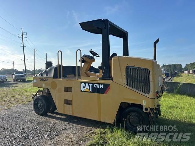 CAT CW14 Пневматические катки