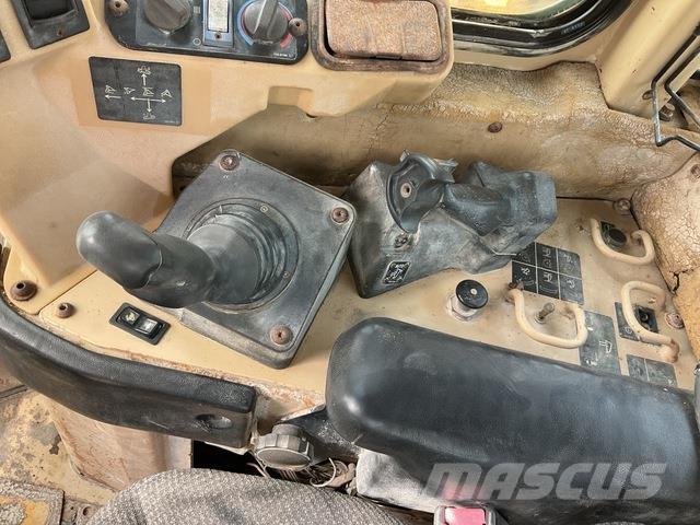 CAT D10R Гусеничные бульдозеры