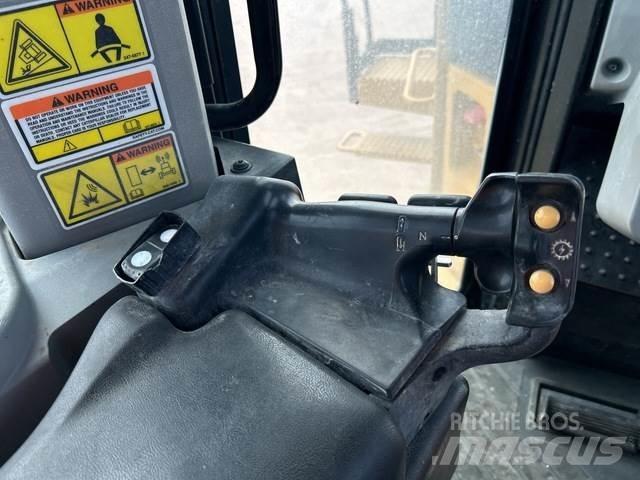 CAT D10T2 Гусеничные бульдозеры