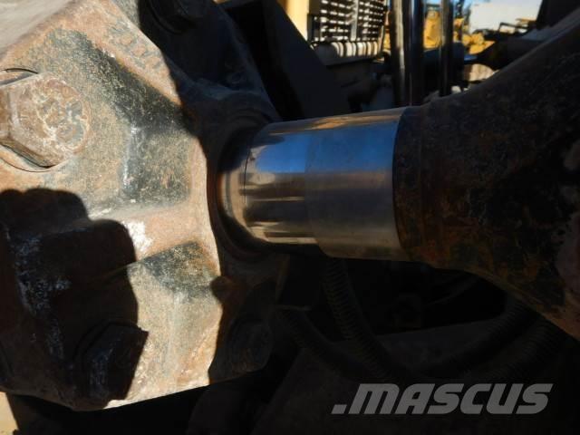 CAT D10T2 Гусеничные бульдозеры