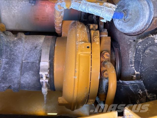 CAT D11 Гусеничные бульдозеры