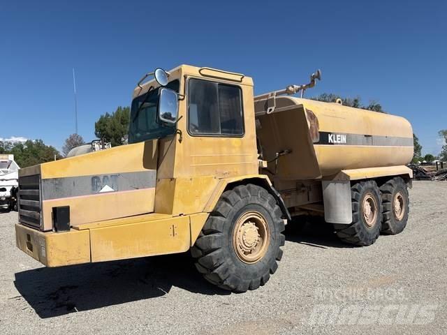 CAT D250 Поливочные машины