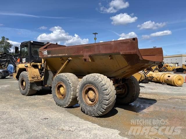 CAT D250E Шарнирно-сочленённые самосвалы
