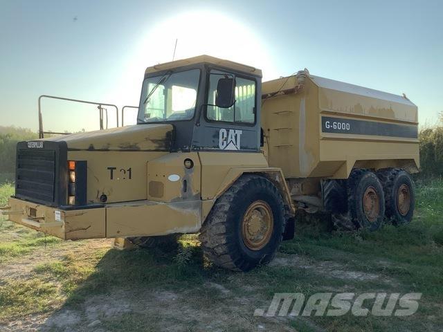 CAT D300E Поливочные машины