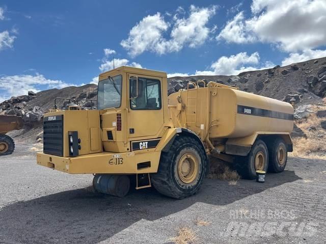 CAT D400D Поливочные машины