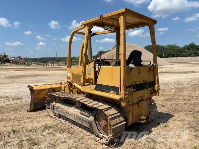 CAT D4C Гусеничные бульдозеры